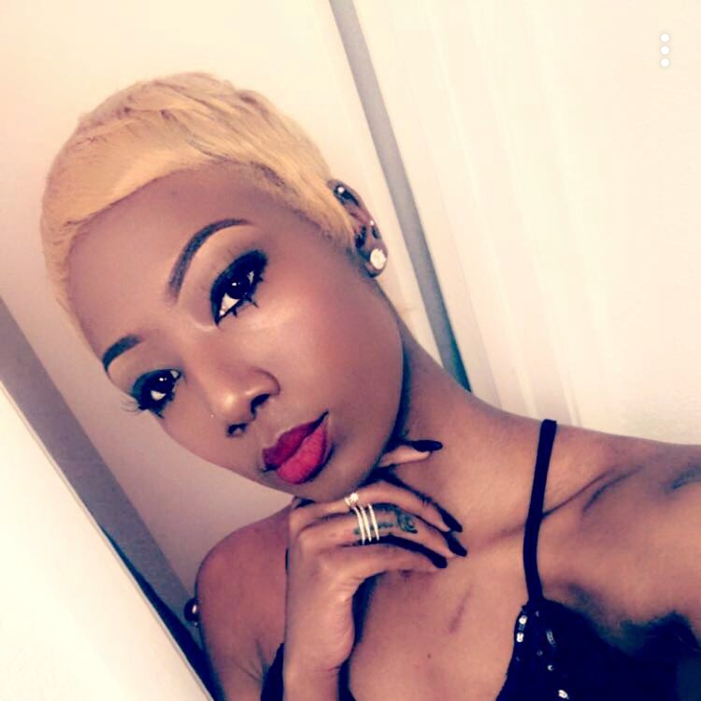 Meet your Posher, Yasmine